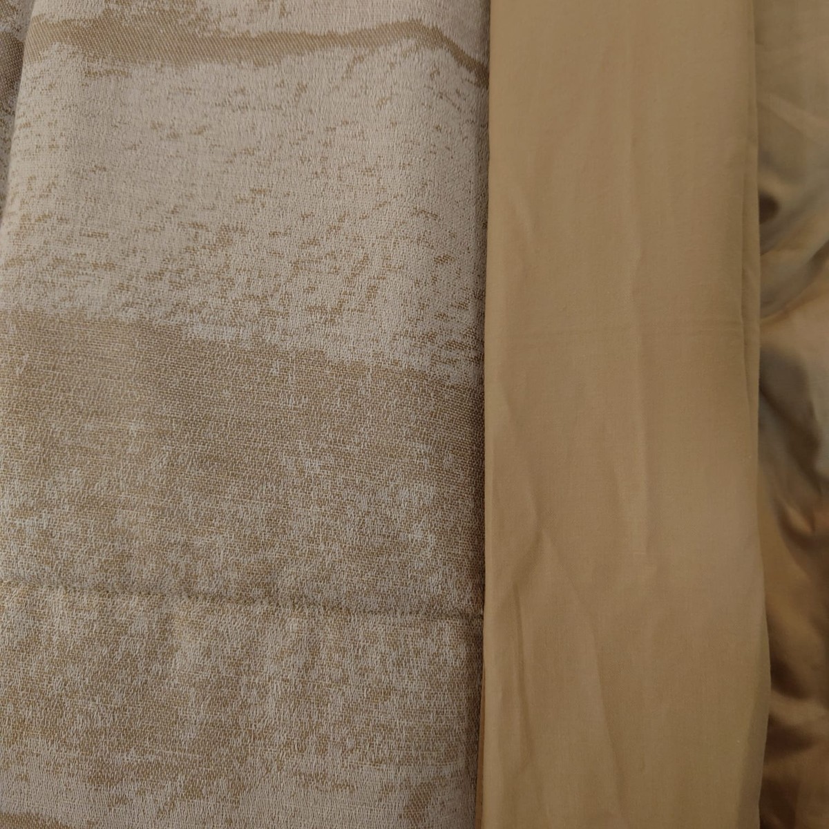 Trapunta Fantasia Medium 270x260 – pennellate retro oro